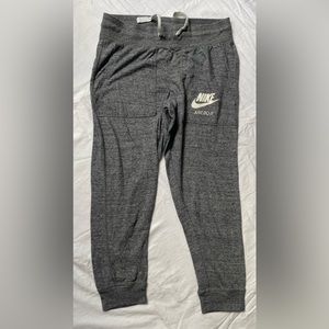 NIKE • Cropped Sweatpants • Previously Loved • Grey • XS